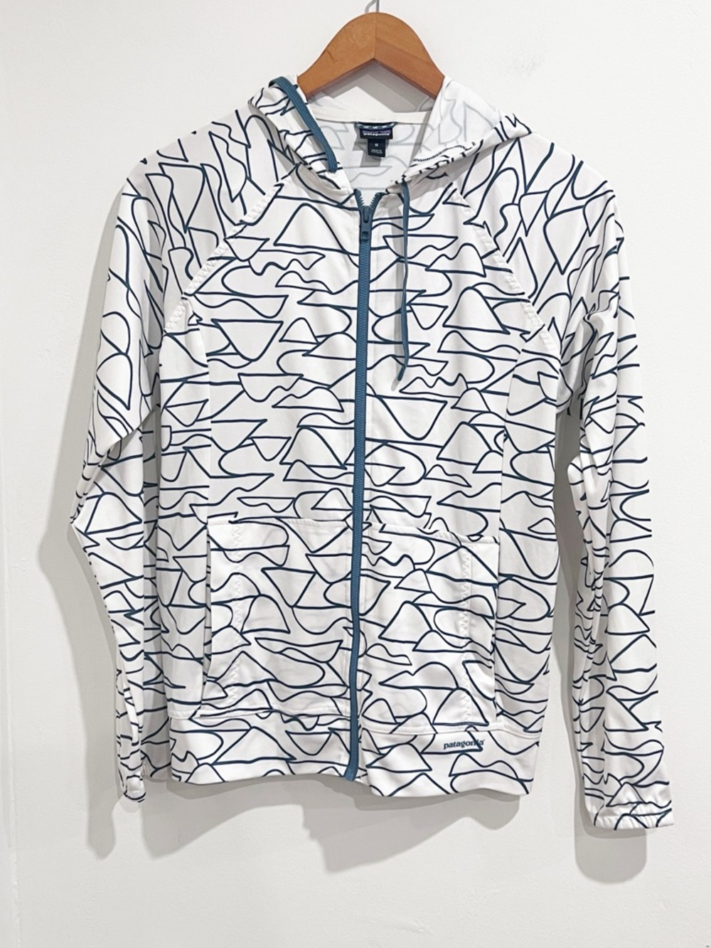 EUC Women's Coastal Hideaway Suncover Lightweight Hoodie